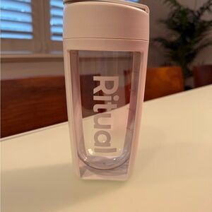 NEW Ritual Shaker Bottle 20 oz